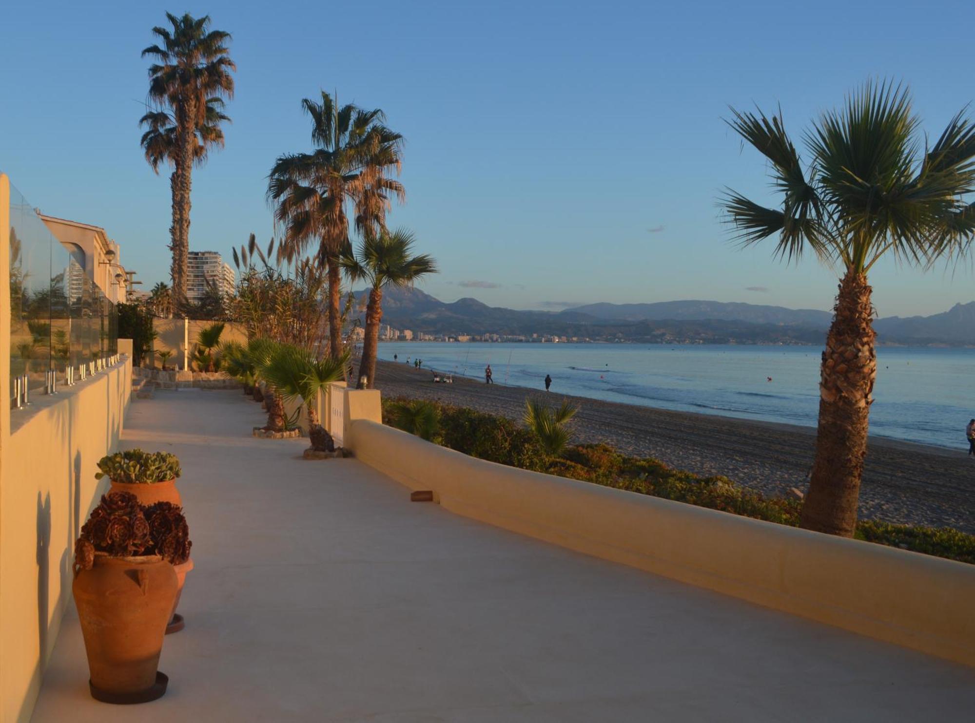 Excepcional Apartamento Loft A Pie De Playa En Chalet Roquetes Alicante Luaran gambar